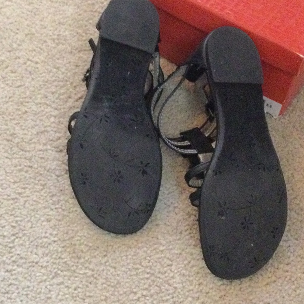 R2 Sandals - Picture 7 of 10